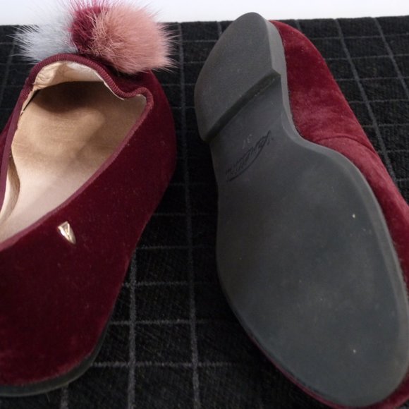 NWOT Girls Venettini Euro Size 37: Deep Red Velvet Pom Pom Dressy Flats Loafers - Picture 3 of 4